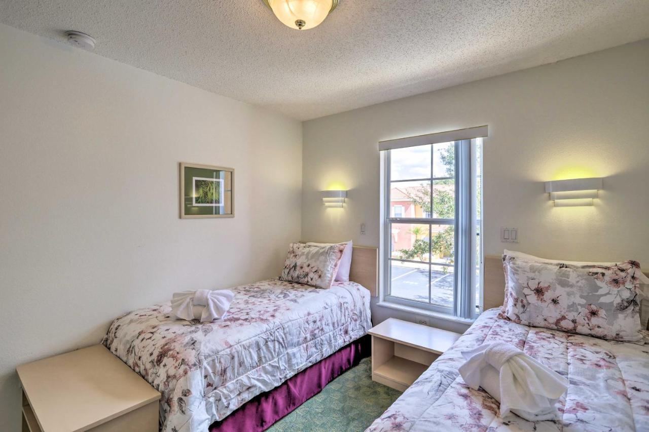 Hébergement de vacances Cozy Townhome About 8 Mi To World!