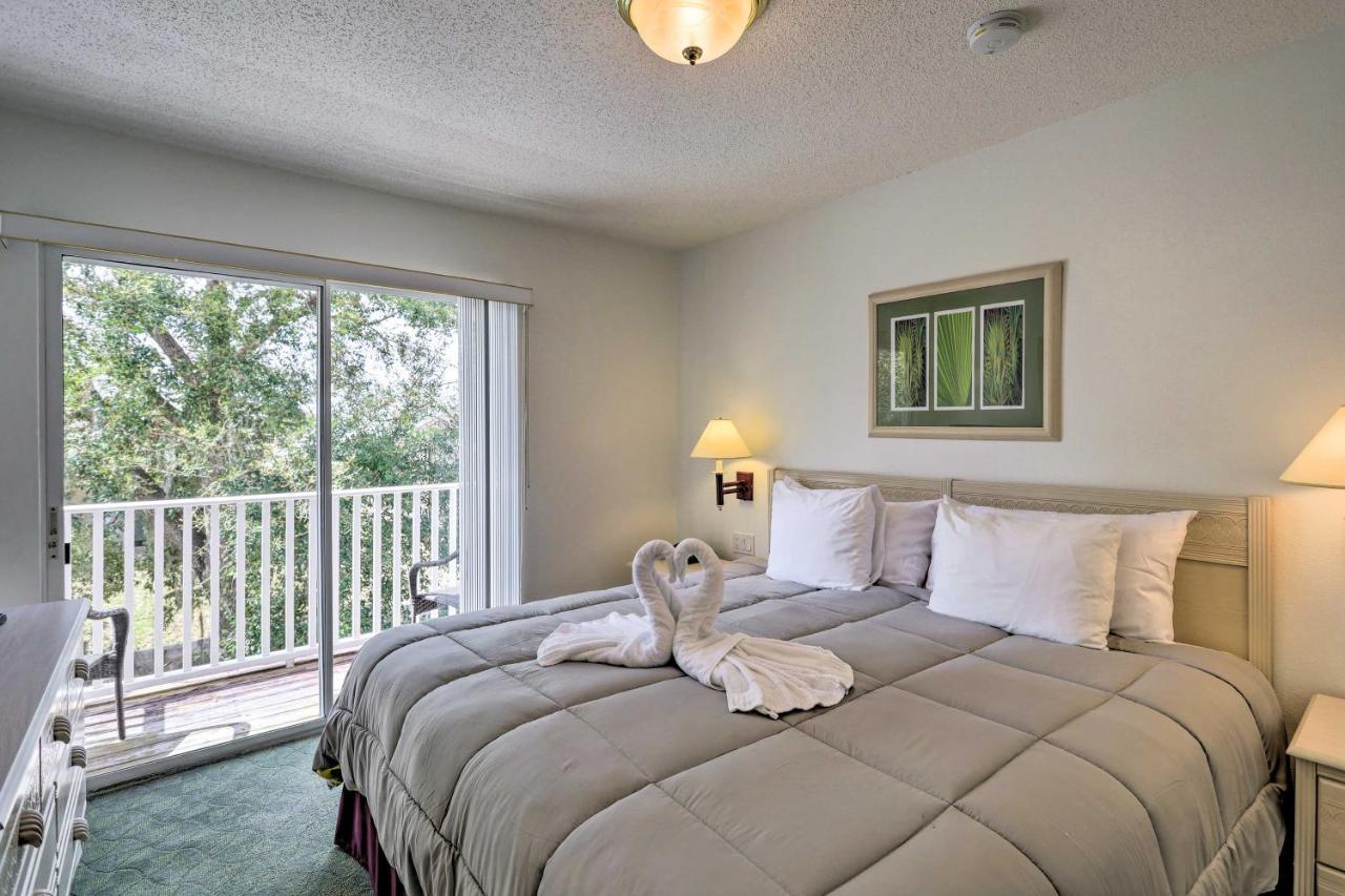Cozy Townhome About 8 Mi To World!